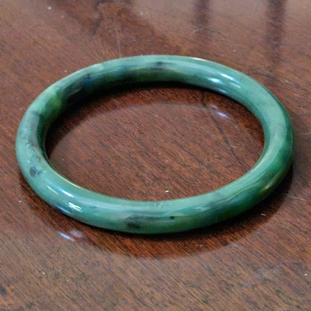 RARE VINTAGE ESTATE GUMPS GUMP'S LEAF GREEN NEPHRITE JADE HEAVY BRACELET BANGLE